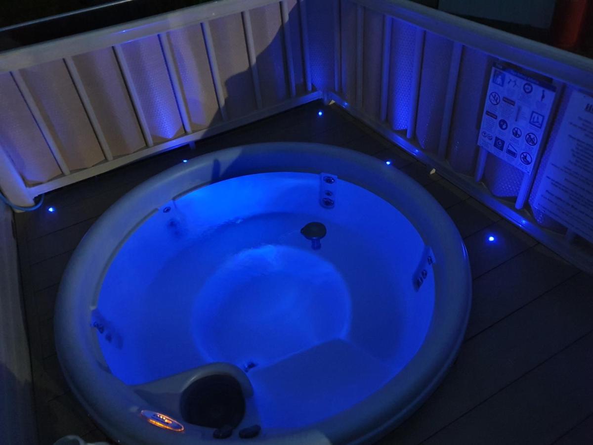 Relaxing Breaks With Hot Tub At Tattershal Lakes 3 Bedroom Tattershall Kültér fotó